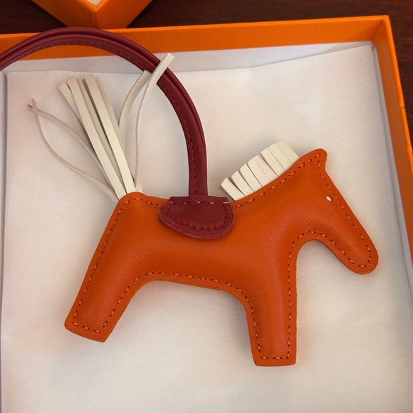 Authentic Milo Hermès GriGri Rodeo TPM bag charm. From the 2021 Collection. - Picture 2 of 7